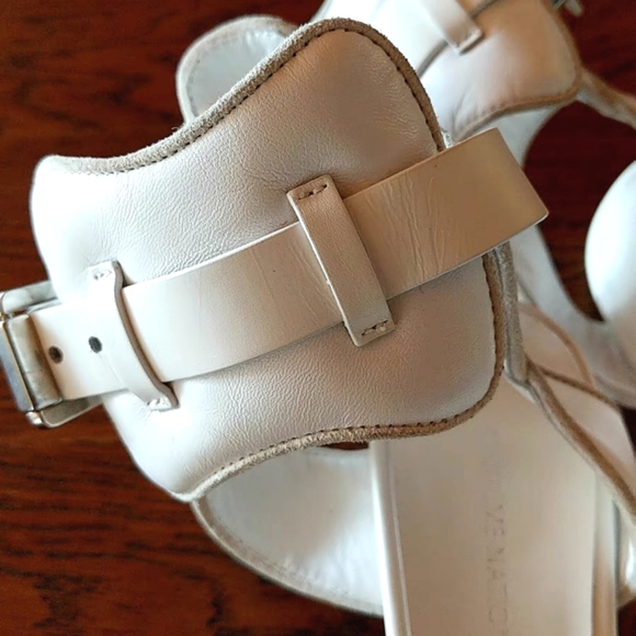 CNC Costume National Elegant White Ankle Strappy Sandals - Picture 6 of 10